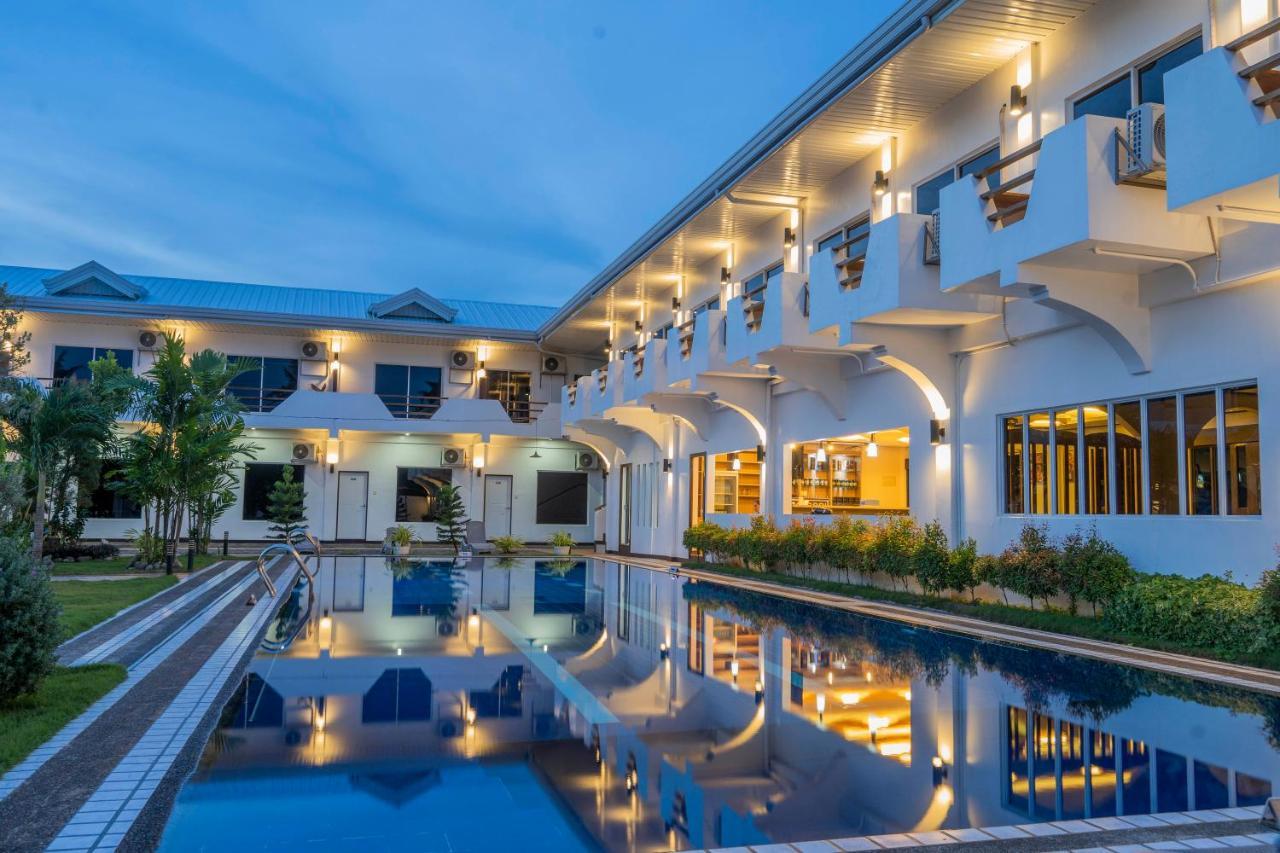 Adela Resort Panglao Exterior foto